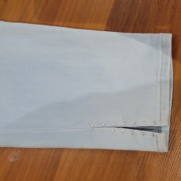 Levis Classic Crop light wash jeans size 8 - Picture 12 of 15